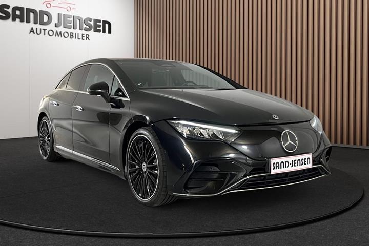 Sort Mercedes EQE350 fra 2024
