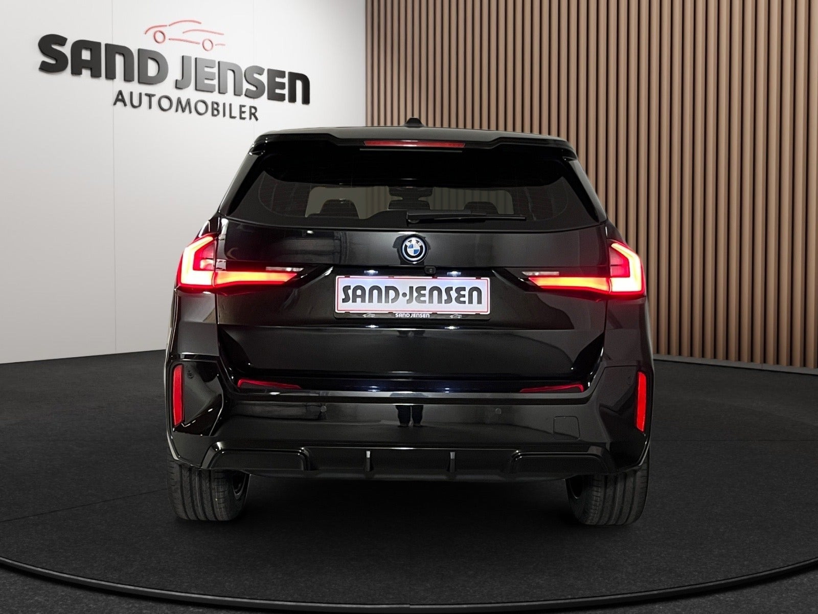 Sort BMW iX1 fra 2023