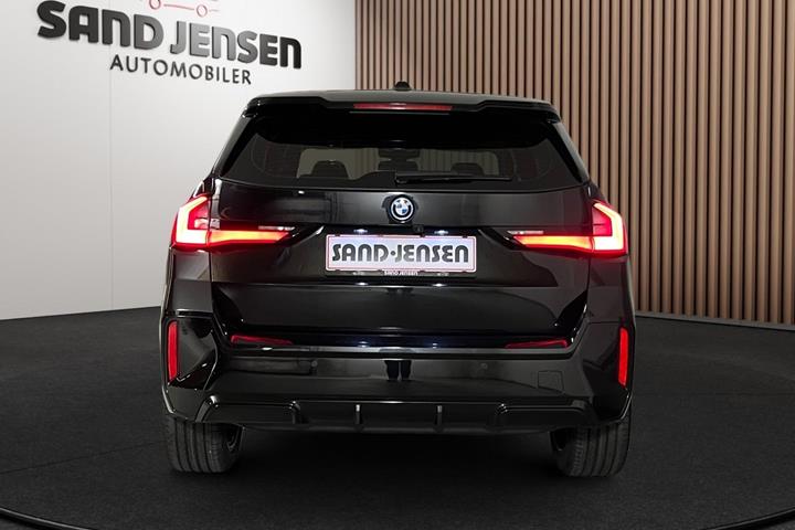 Sort BMW iX1 fra 2023
