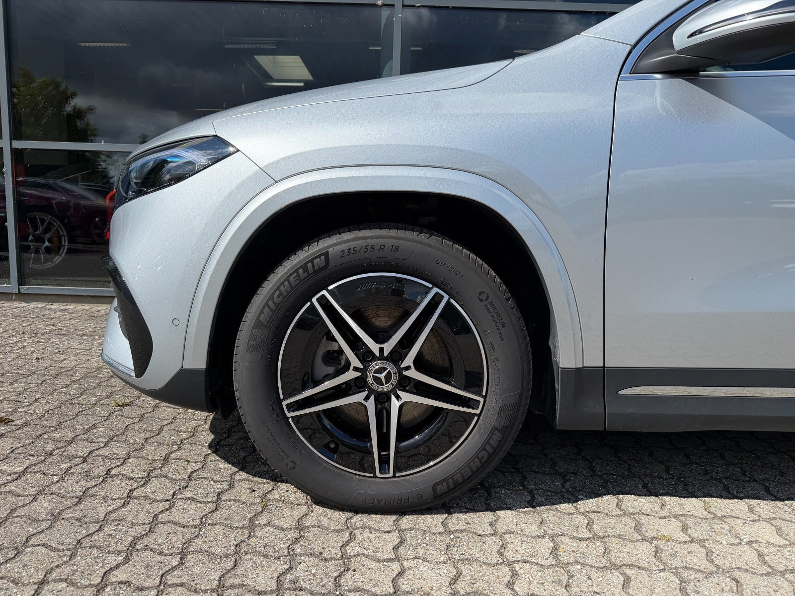 Sølv Mercedes EQA250+ fra 2025