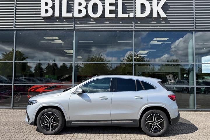 Sølv Mercedes EQA250+ fra 2025