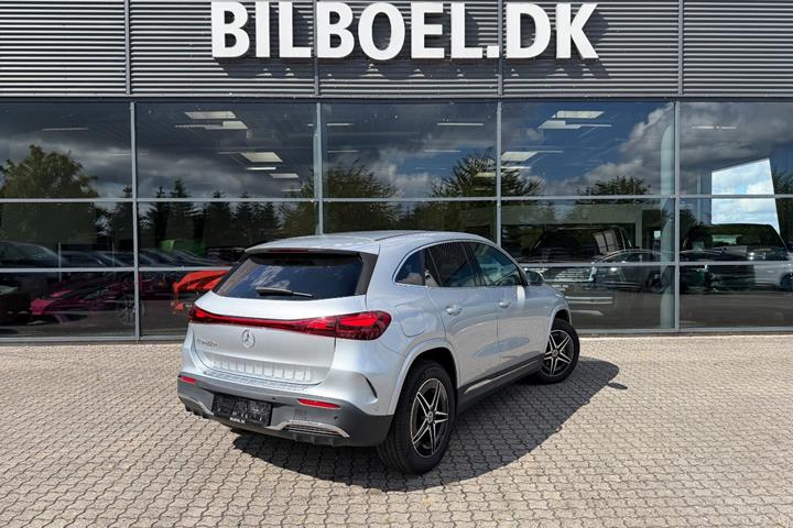 Sølv Mercedes EQA250+ fra 2025