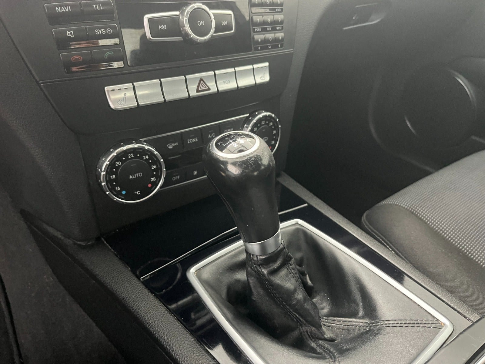 Grøn Mercedes C180 fra 2013