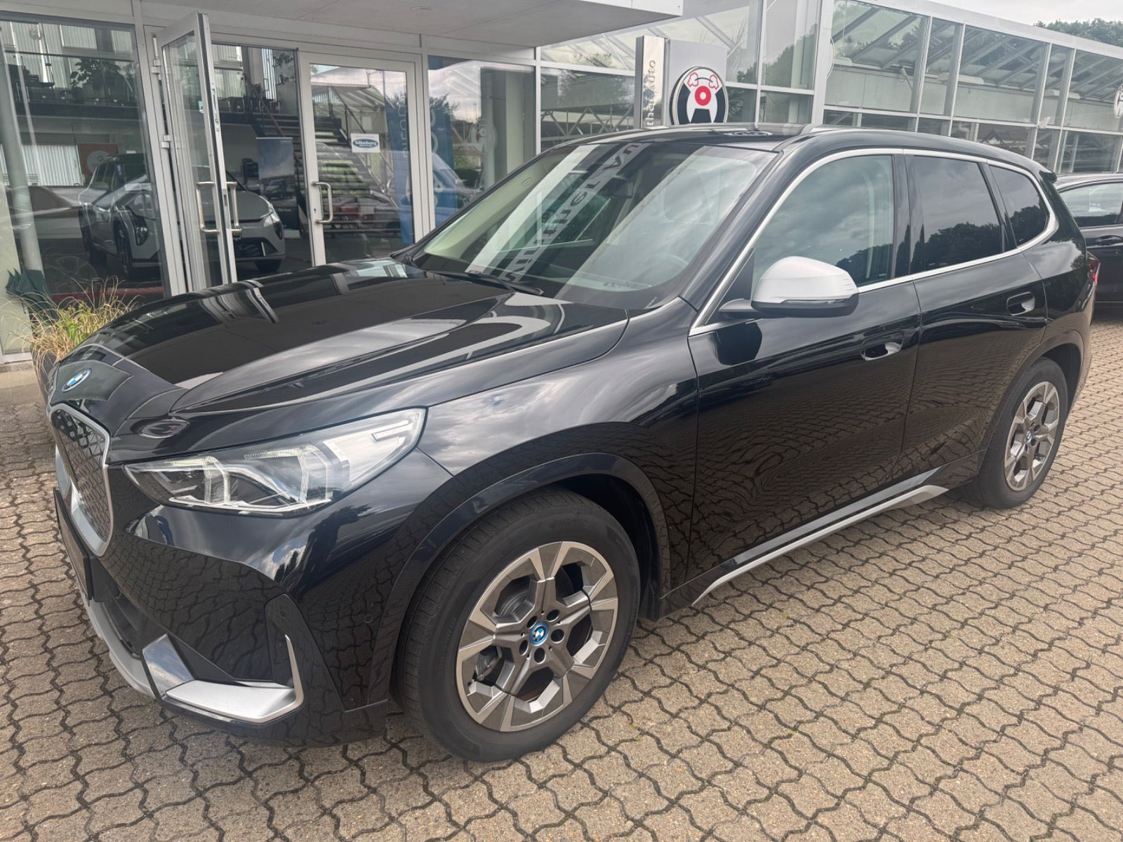 Sort BMW iX1 fra 2024