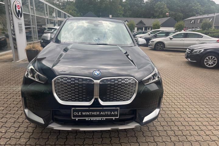 Sort BMW iX1 fra 2024