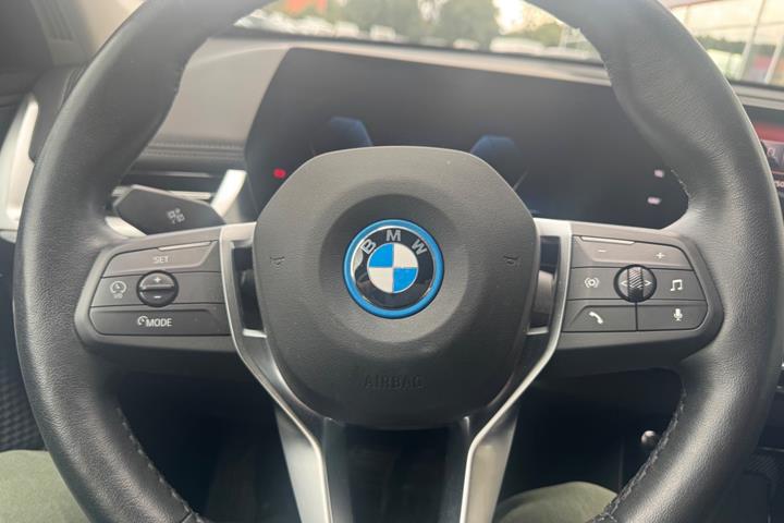 Sort BMW iX1 fra 2024
