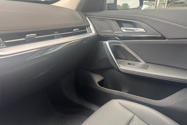 Sort BMW iX1 fra 2024
