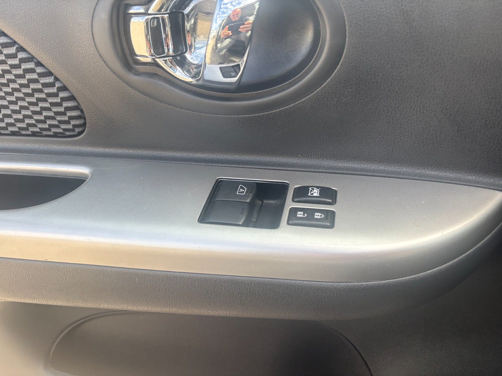 Grøn Nissan Micra fra 2017