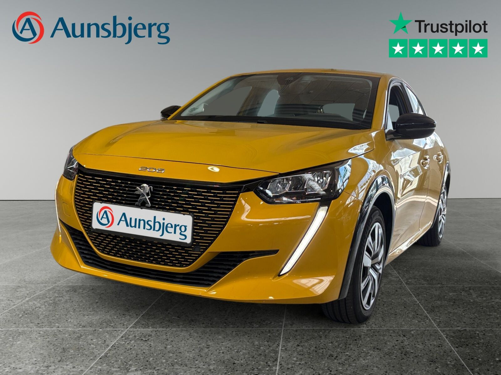 Gul Peugeot e-208 fra 2022