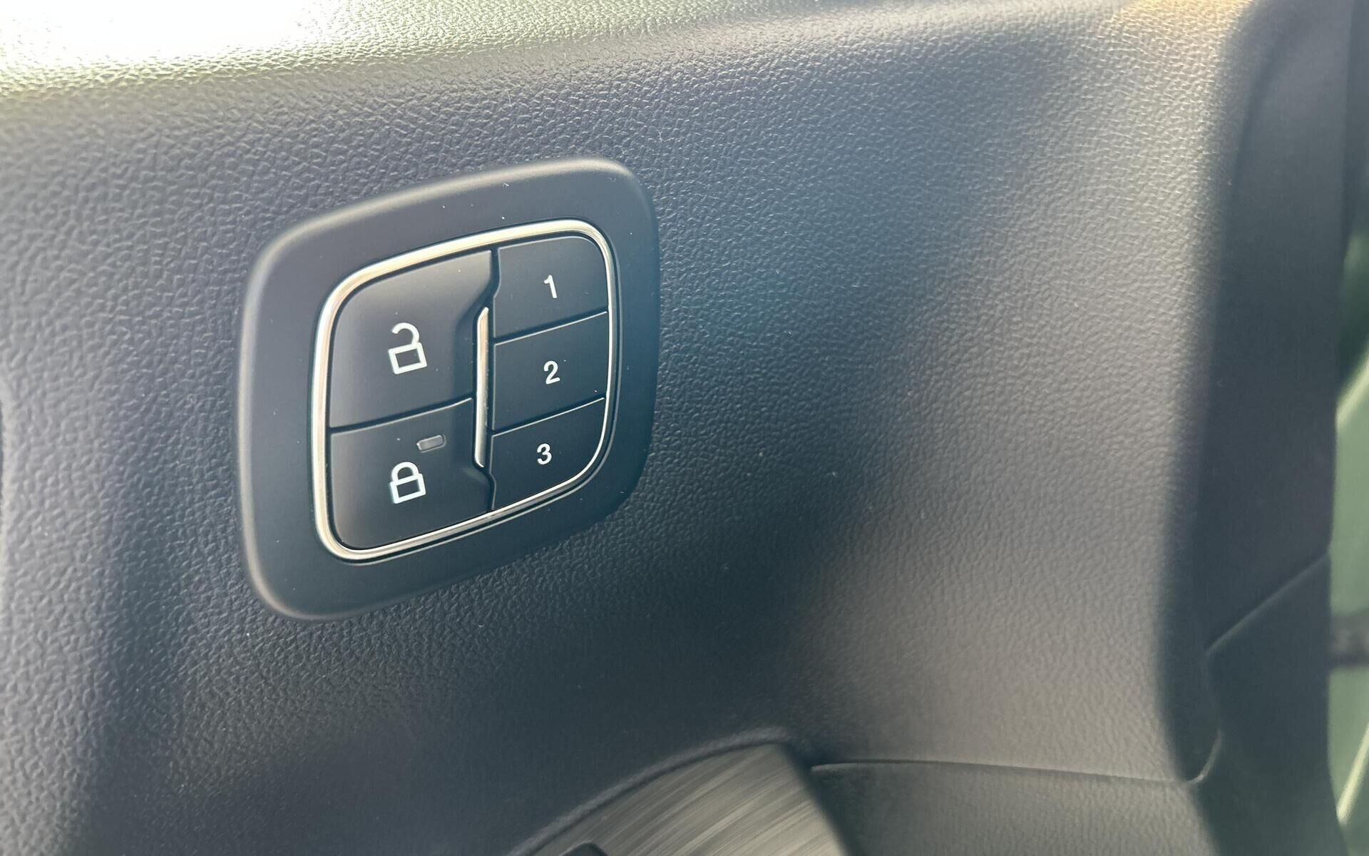 Grøn Ford Kuga fra 2026