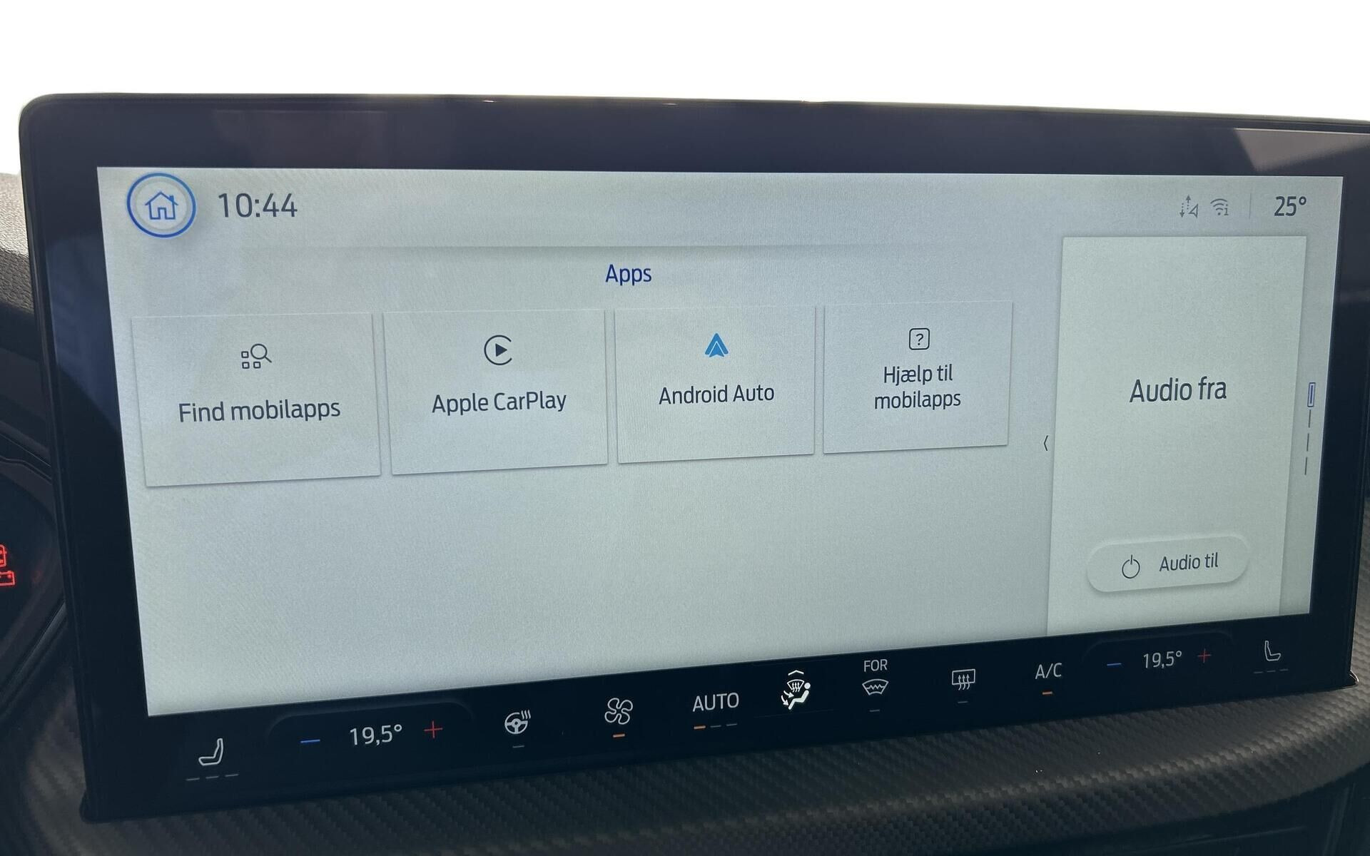 Grøn Ford Kuga fra 2026
