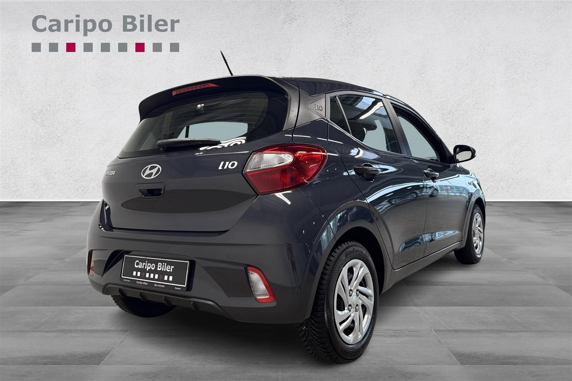 Grå Hyundai i10 fra 2025