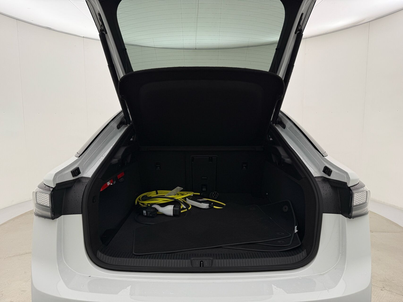 Hvid VW ID.7 fra 2024