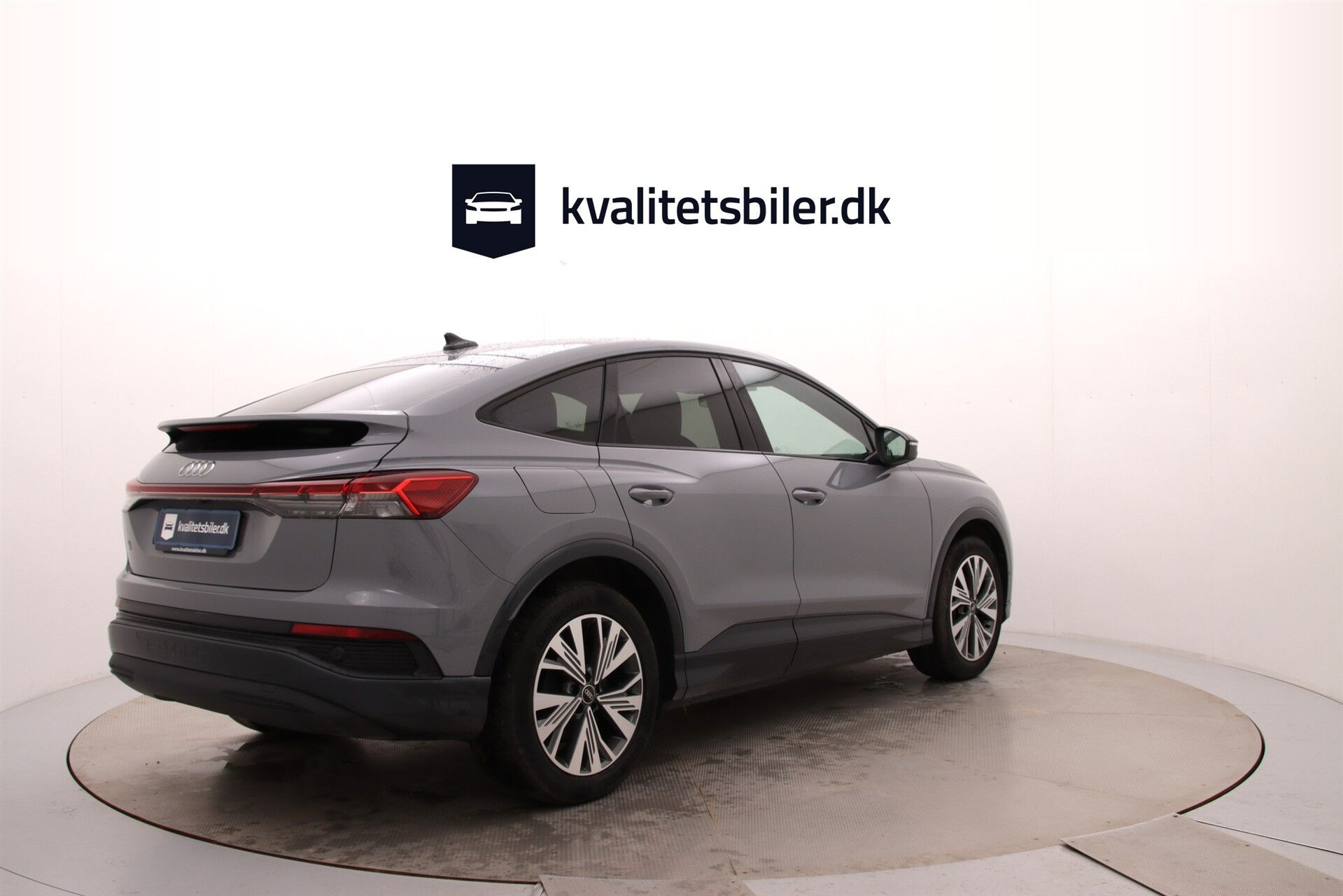 Grå Audi Q4 fra 2022