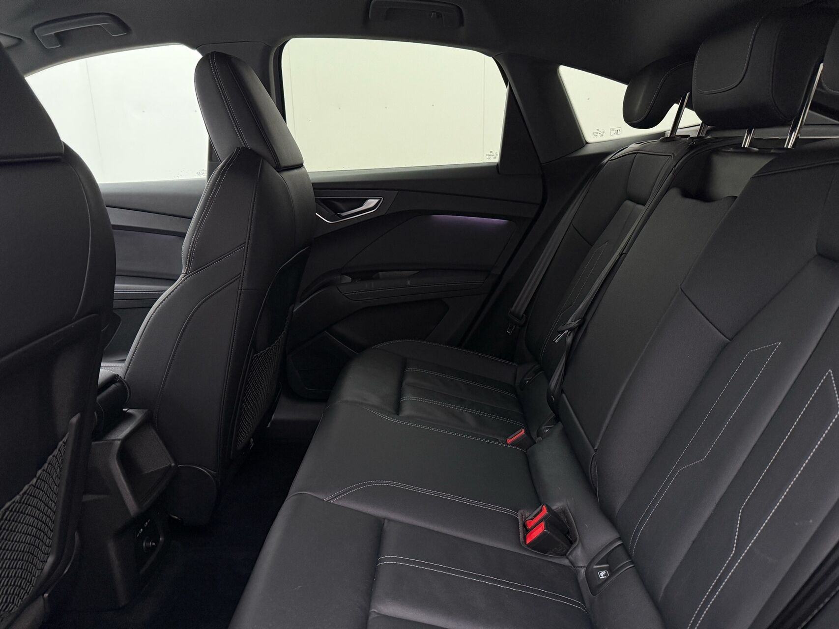 Grå Audi Q4 fra 2022