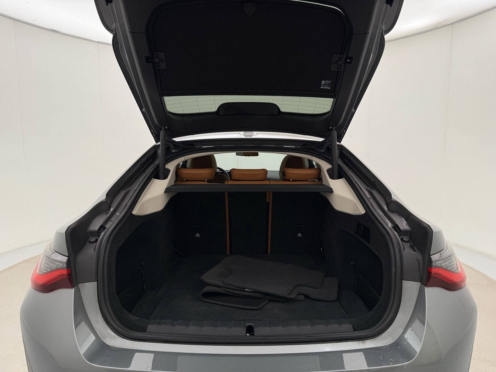 Grå BMW i4 fra 2022