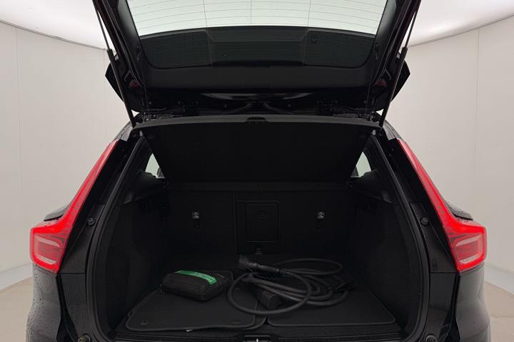 Sort Volvo XC40 fra 2023