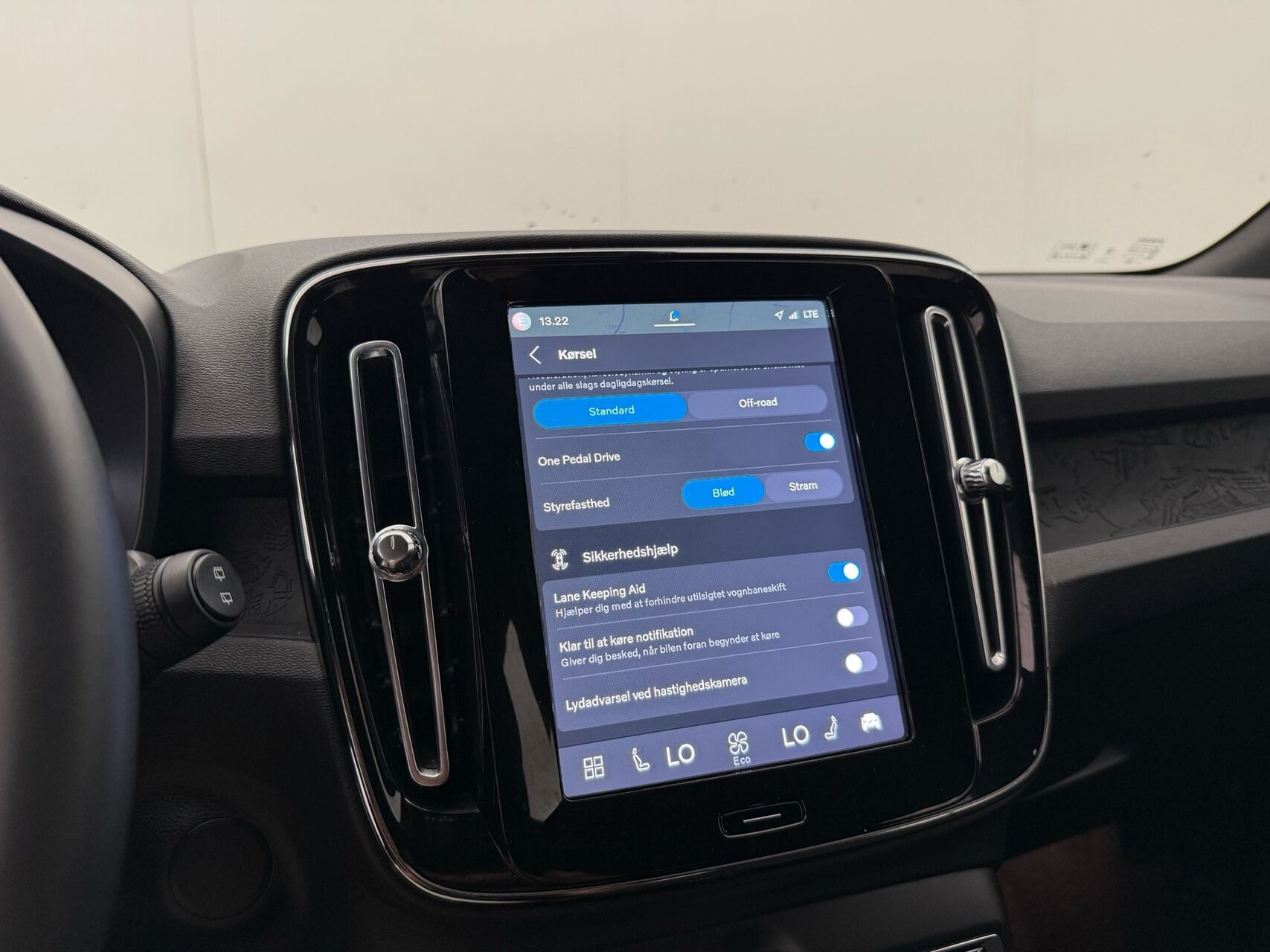 Sort Volvo XC40 fra 2023