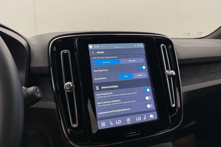 Sort Volvo XC40 fra 2023