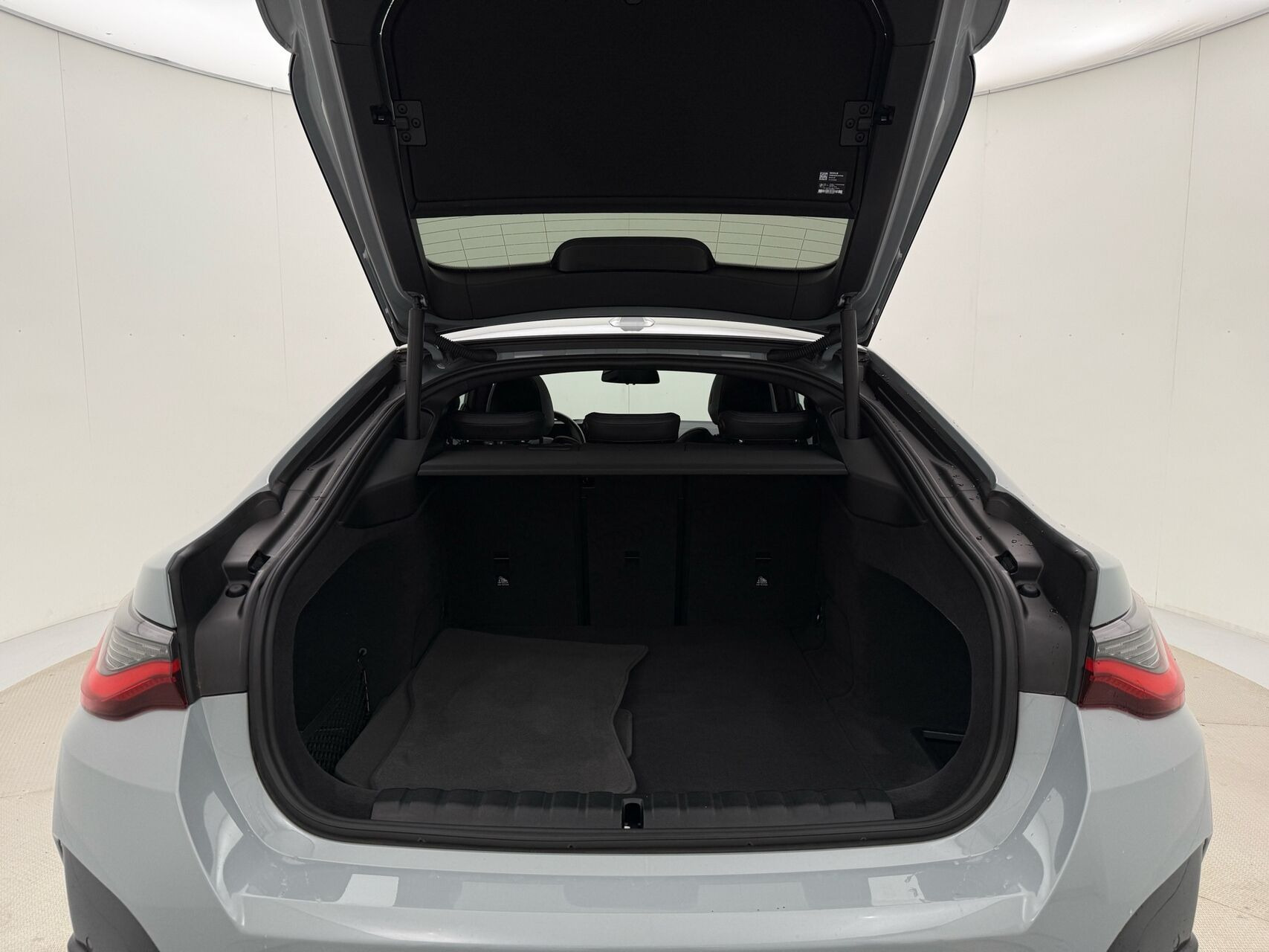 Grå BMW i4 fra 2024