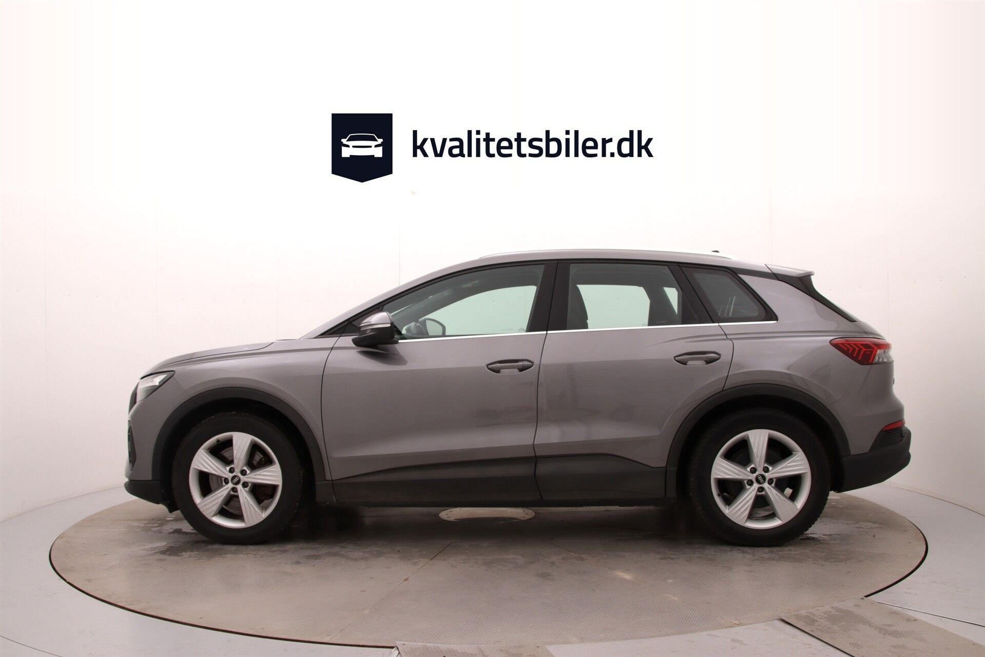 Grå Audi Q4 fra 2022
