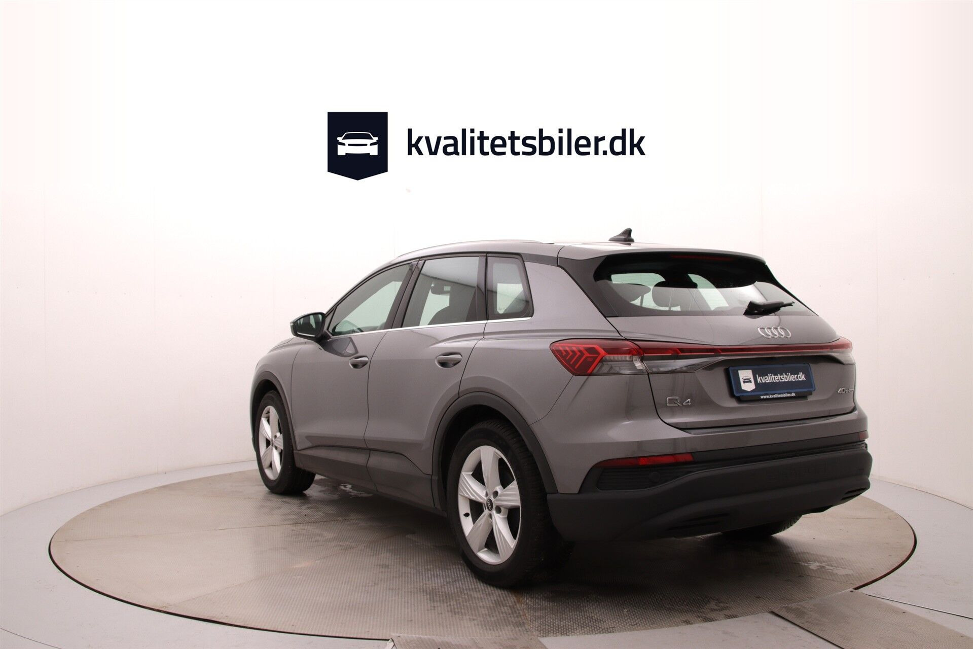 Grå Audi Q4 fra 2022