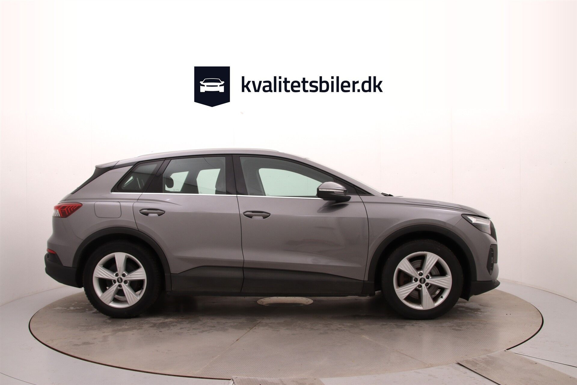 Grå Audi Q4 fra 2022