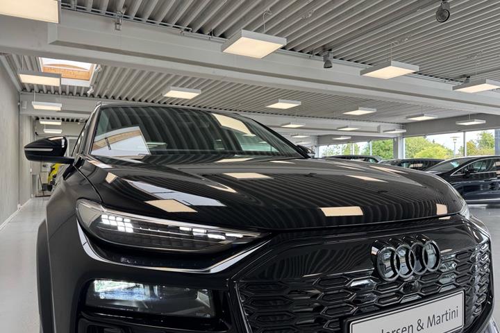 Sort Audi Q6 fra 2026