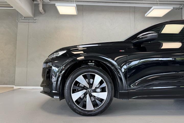 Sort Audi Q6 fra 2026