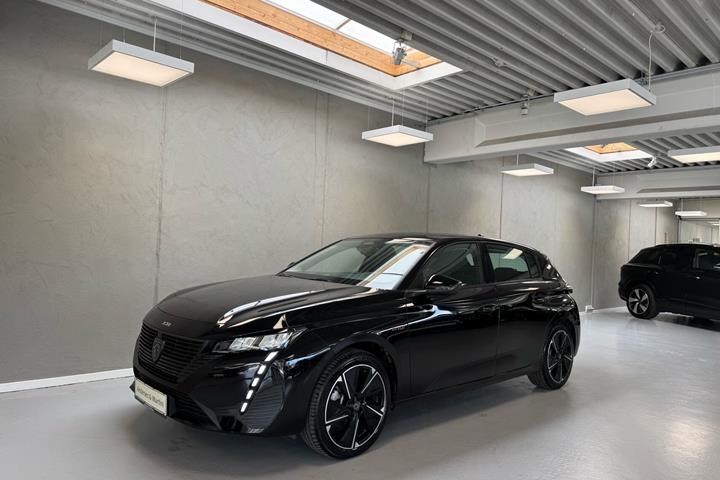 Sort Peugeot E-308 fra 2025