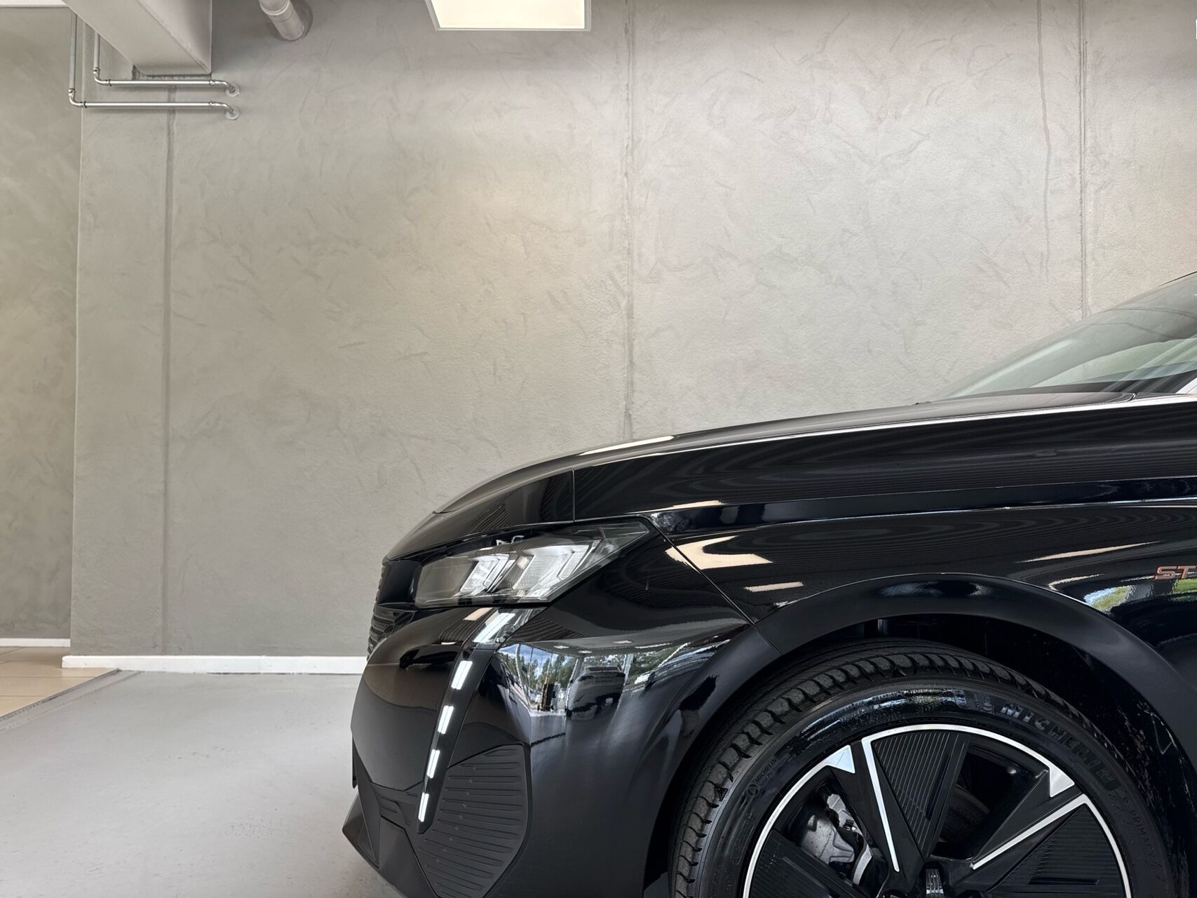 Sort Peugeot E-308 fra 2025