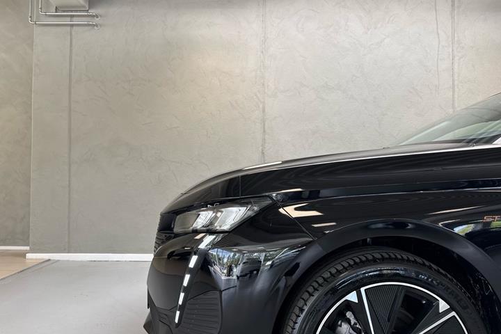 Sort Peugeot E-308 fra 2025