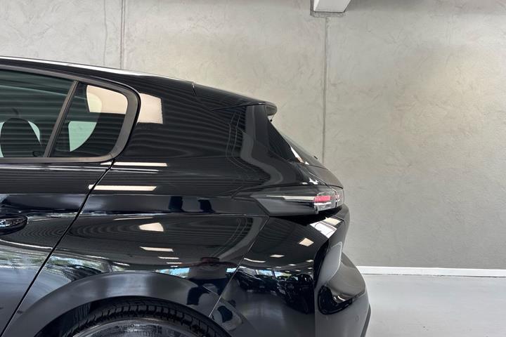Sort Peugeot E-308 fra 2025