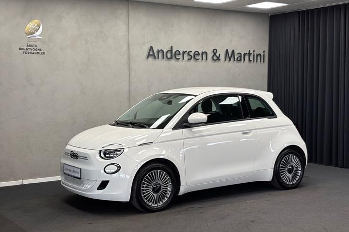 Hvid Fiat 500e fra 2023