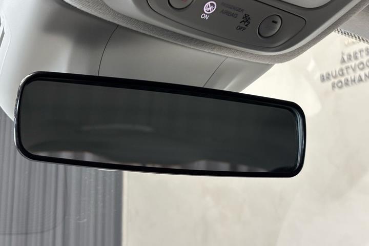 Hvid Fiat 500e fra 2023