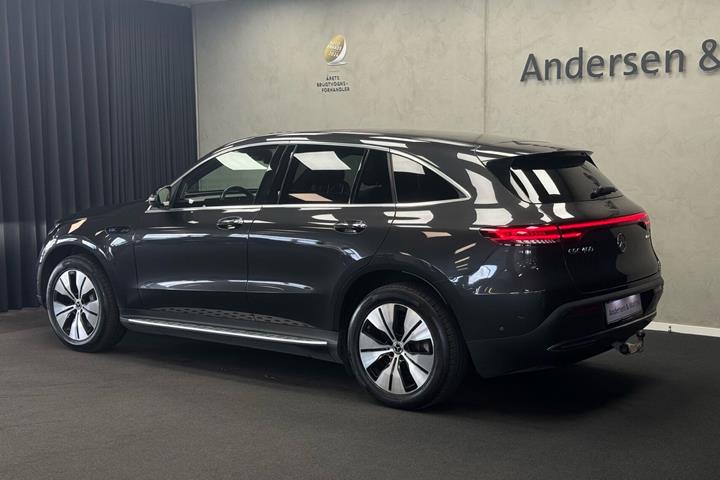 Grå Mercedes EQC 400 fra 2021