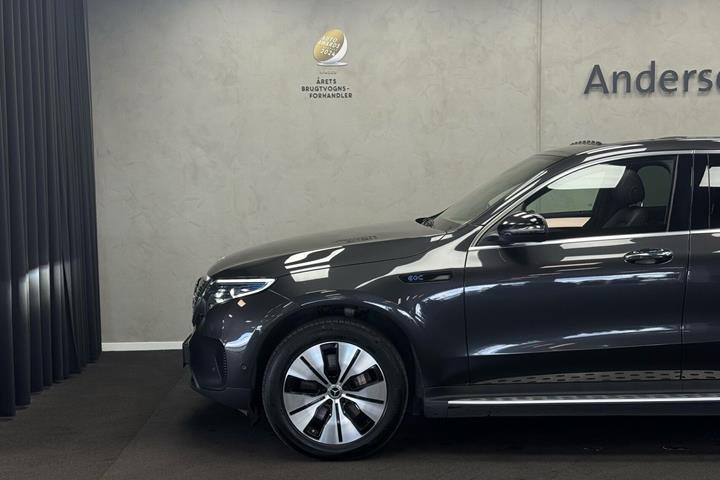 Grå Mercedes EQC 400 fra 2021