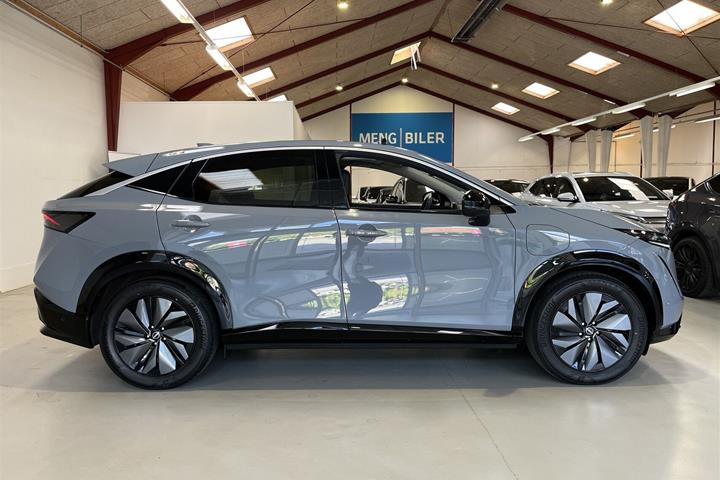 Grå Nissan Ariya fra 2025