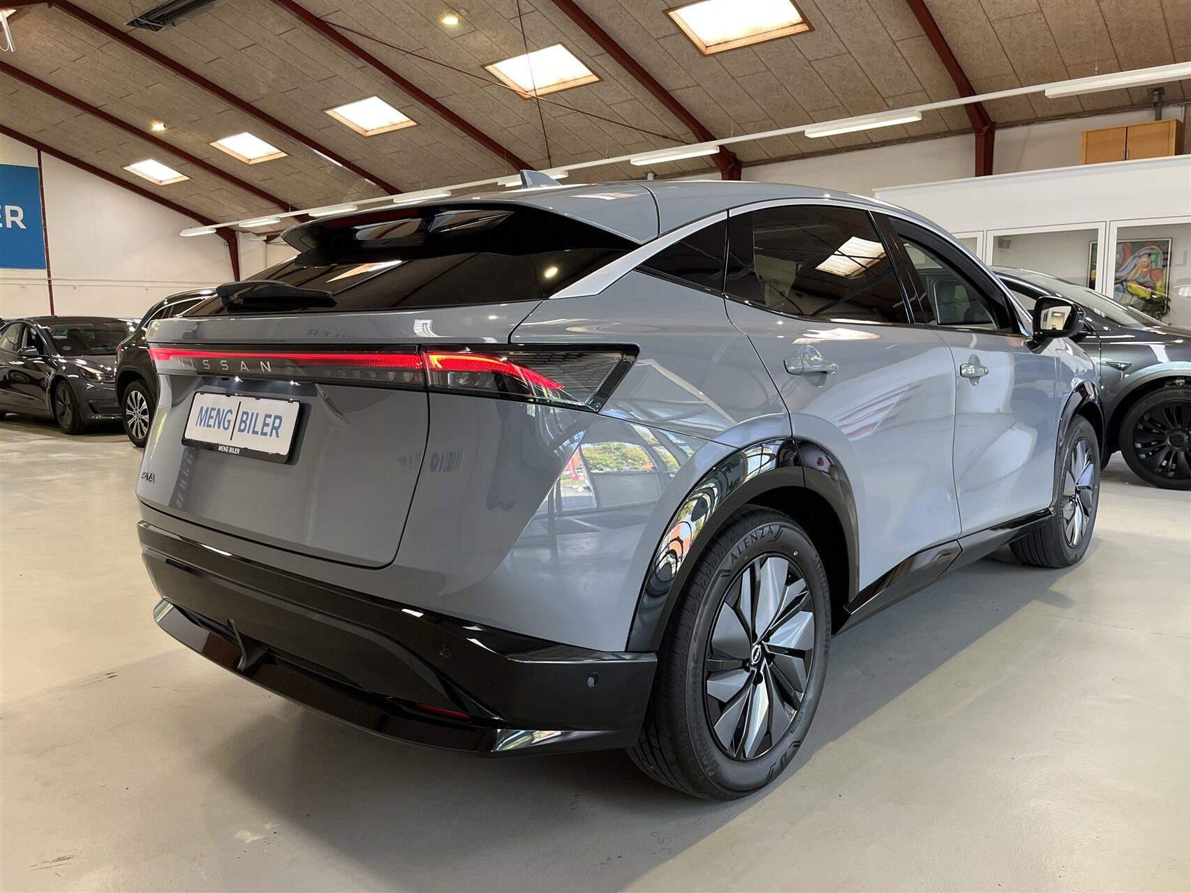 Grå Nissan Ariya fra 2025