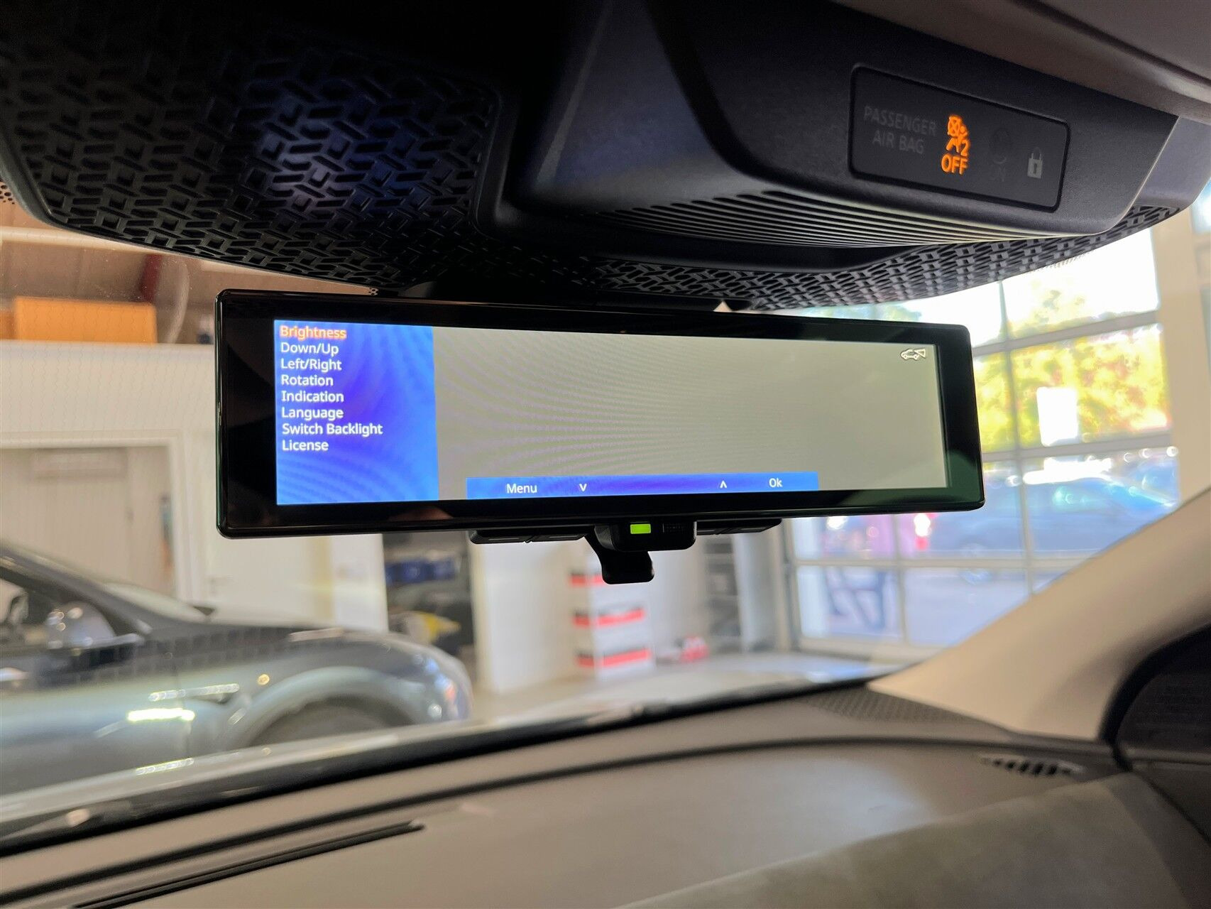 Grå Nissan Ariya fra 2025