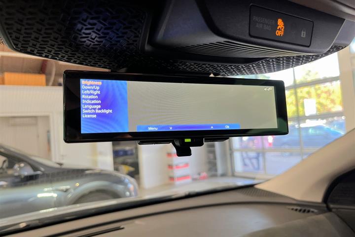 Grå Nissan Ariya fra 2025