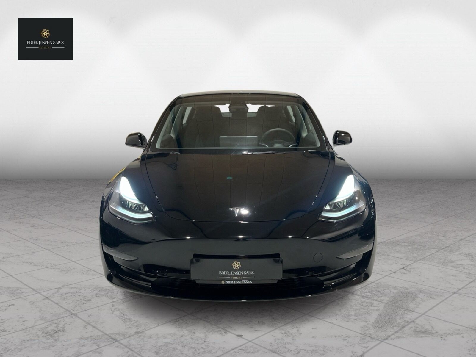 Sort Tesla Model 3 fra 2023
