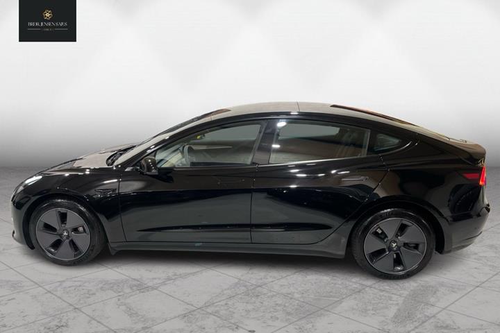 Sort Tesla Model 3 fra 2023