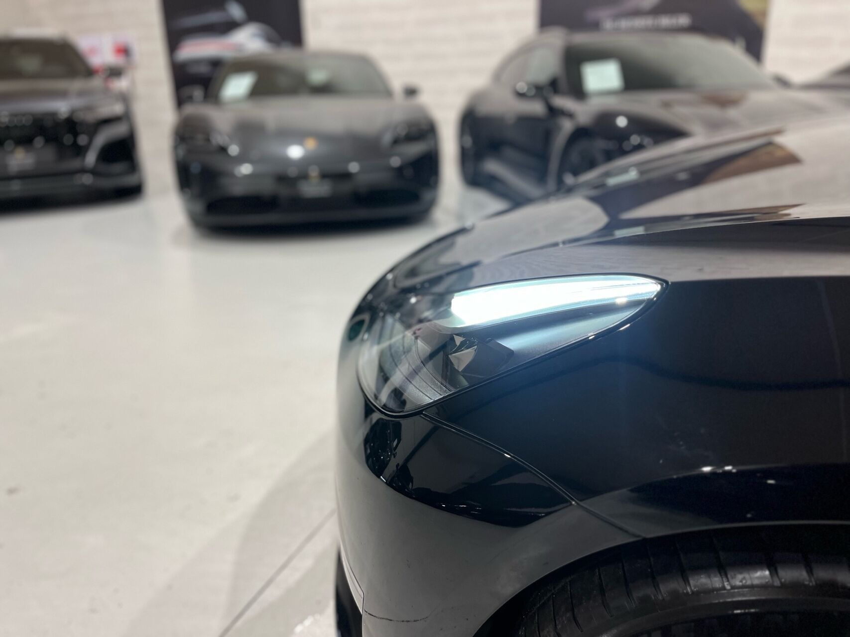 Sort Tesla Model 3 fra 2023