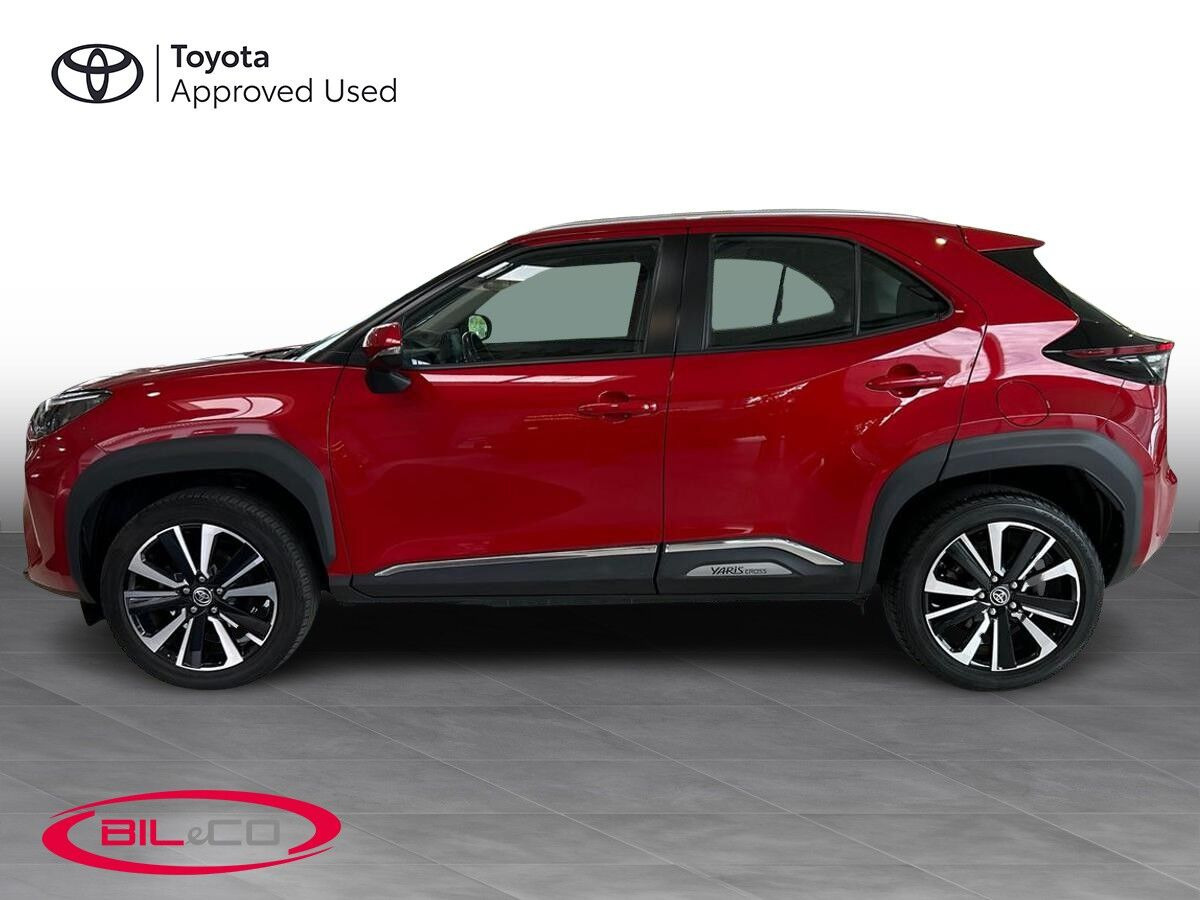 Rød Toyota Yaris Cross fra 2022