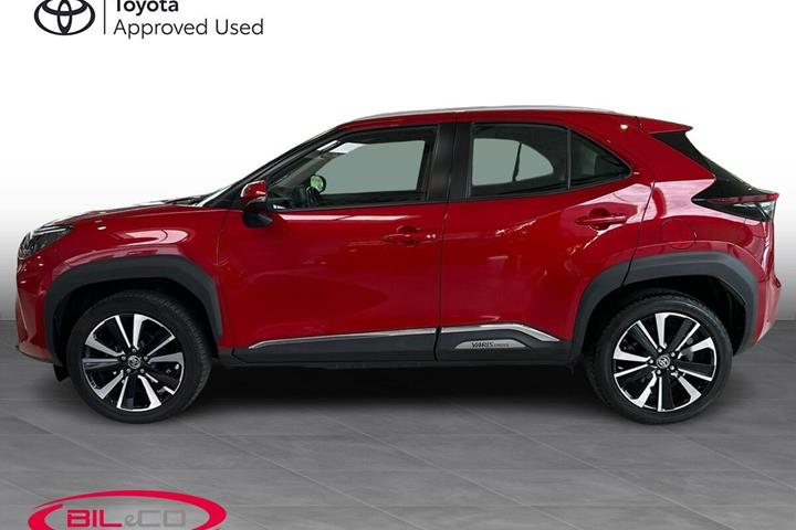 Rød Toyota Yaris Cross fra 2022