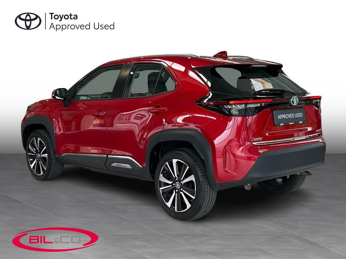 Rød Toyota Yaris Cross fra 2022