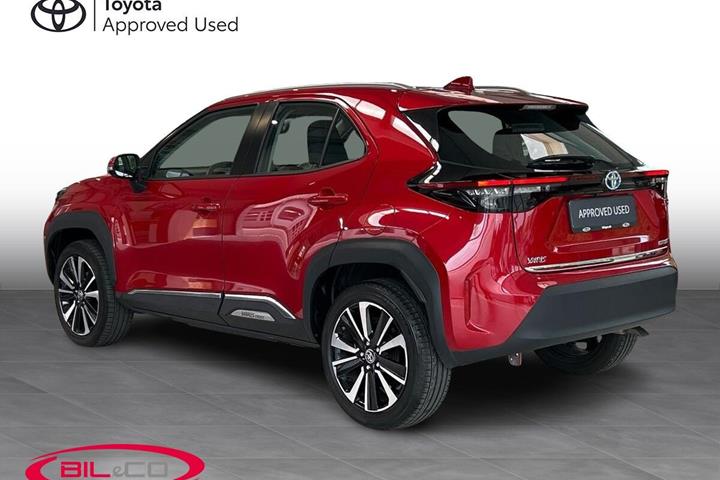 Rød Toyota Yaris Cross fra 2022