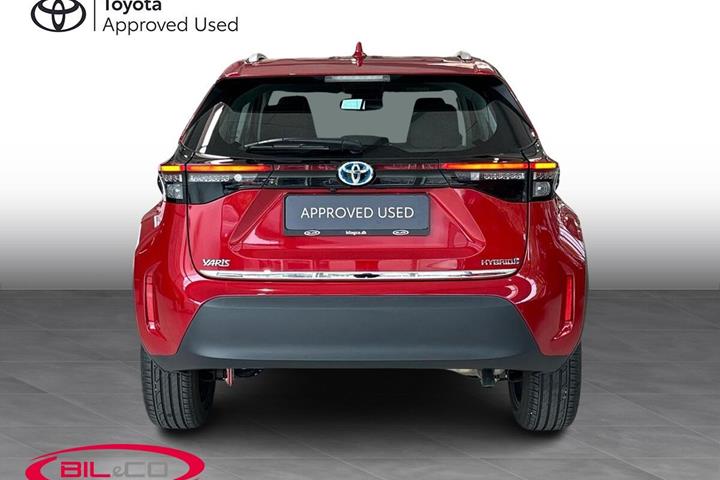 Rød Toyota Yaris Cross fra 2022