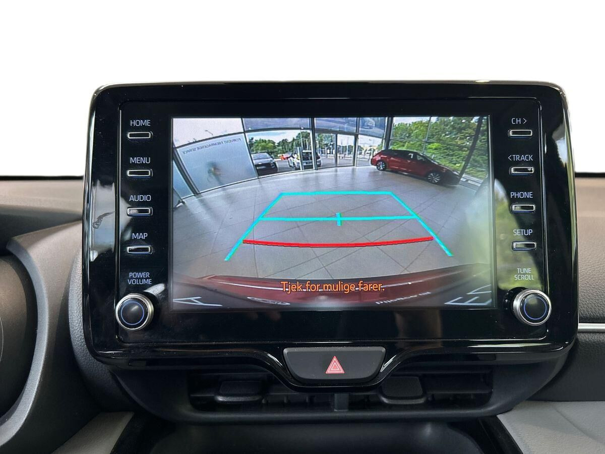 Rød Toyota Yaris Cross fra 2022
